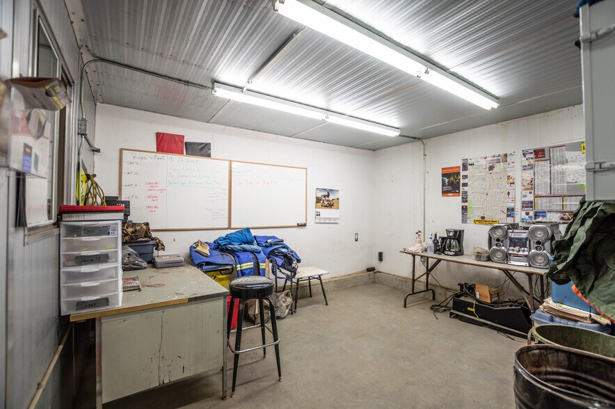 More Photos Of 4204 50 Ave, Stettler Industrial For Sale