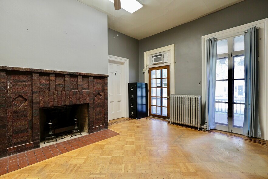 More Photos Of 72 Main St, Delhi Office Residential For Sale