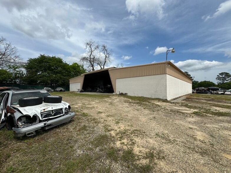 More Photos Of 2032 Sylvester Dr, Moultrie Unknown For Lease