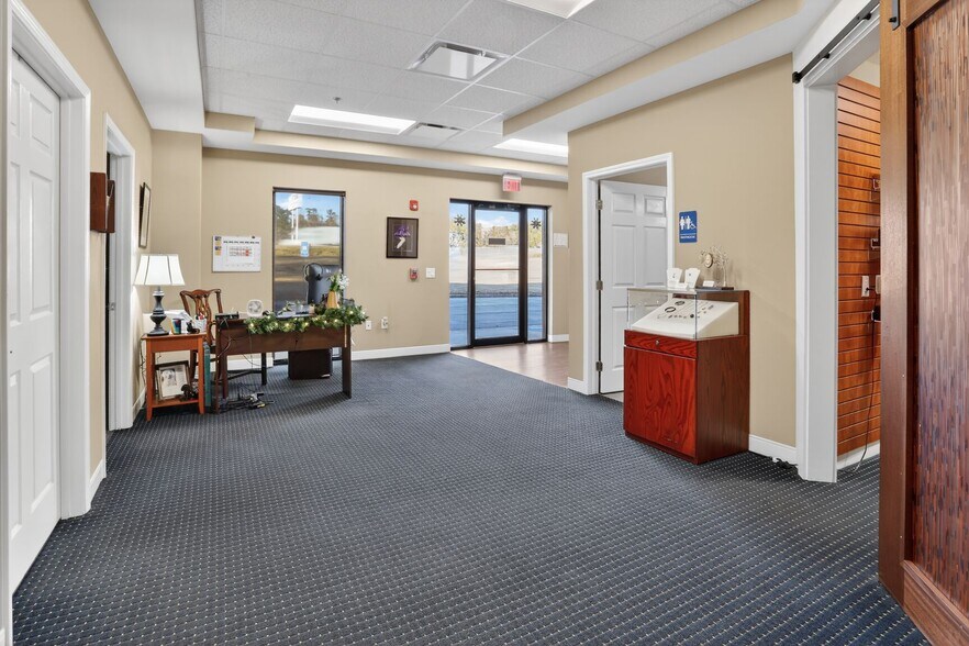 More Photos Of 1595 Access Rd, Covington Storefront For Sale