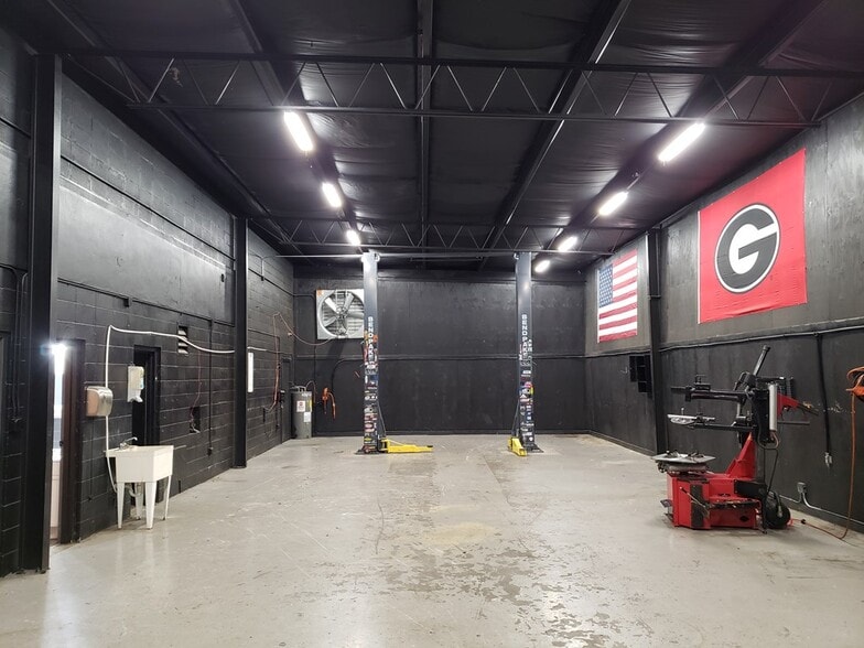 More Photos Of 1201 N Ashley St, Valdosta Auto Repair For Sale