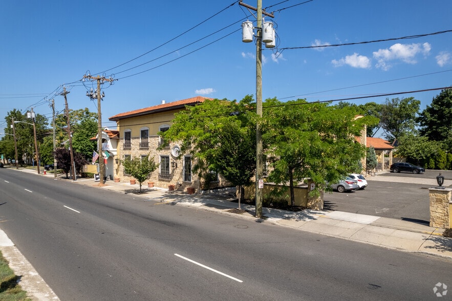 More Photos Of 147 W Westfield Ave, Roselle Park Storefront For Sale