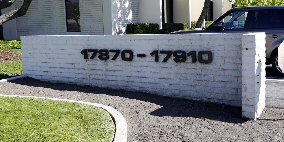 More Photos Of 17870 Sky Park Cir, Irvine Unknown For Lease