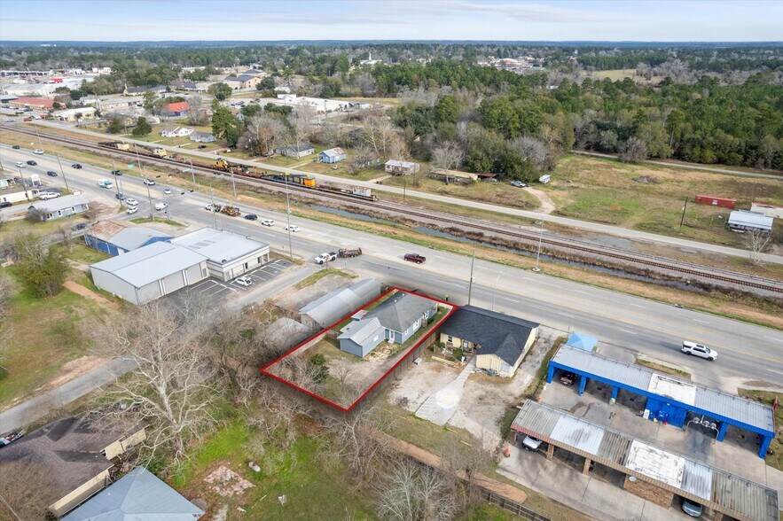 More Photos Of 119 Magnolia Blvd, Magnolia Office For Sale