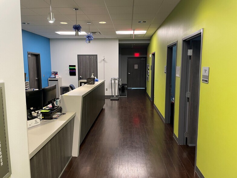 More Photos Of 3187 Paluxy Dr, Tyler Office For Sale