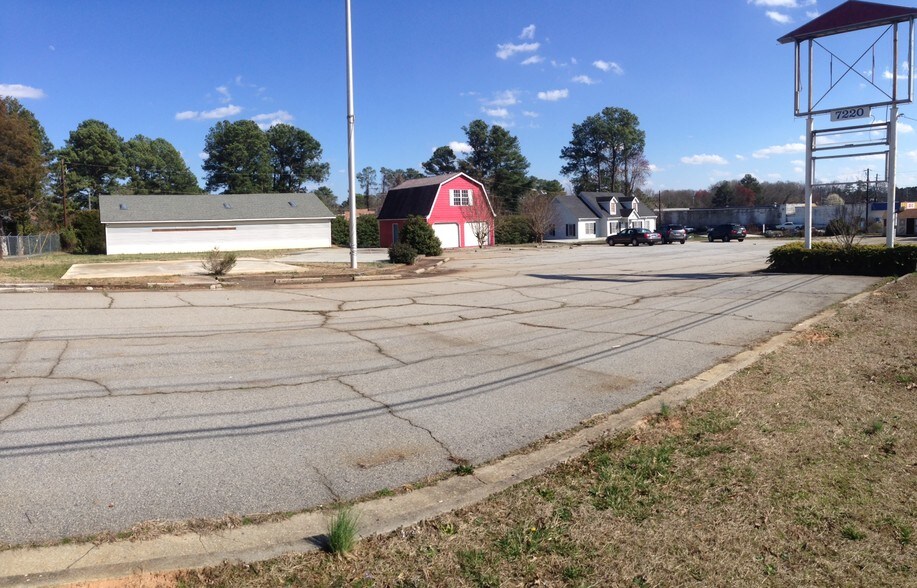 Primary Photo Of 7220 Tara Blvd, Jonesboro Warehouse For Sale