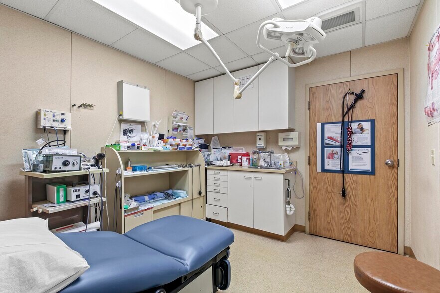 More Photos Of 200 S River St, Plains Medical For Sale