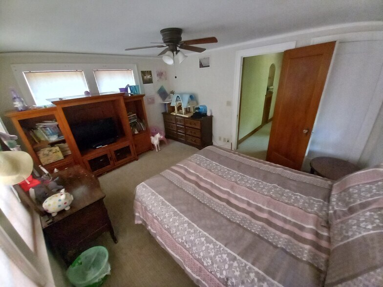 More Photos Of 900 N Burford Ave, Watonga Specialty For Sale