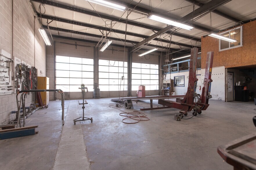 More Photos Of 2849 S Cobb Dr SE, Smyrna Freestanding For Lease