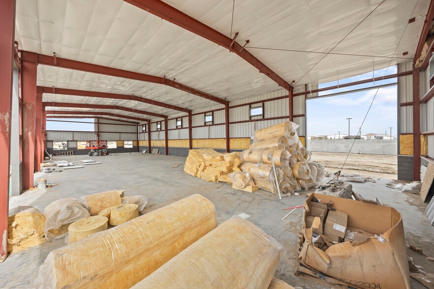 More Photos Of 1342 E Saint Helens St, Pasco Light Distribution For Lease