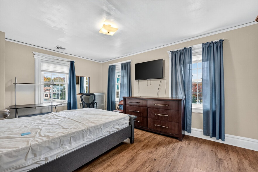 More Photos Of 160 Bloomfield Ave, Verona Storefront Retail Office For Sale