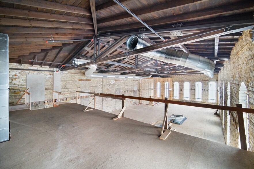 More Photos Of 1000 S State St, Lockport Restaurant For Sale