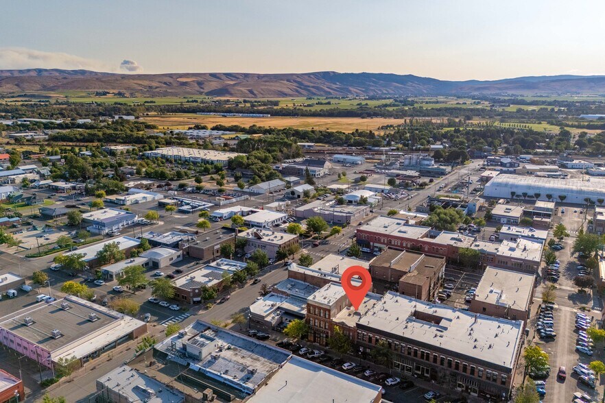 More Photos Of 309 N Pearl St, Ellensburg Storefront Retail Residential For Sale