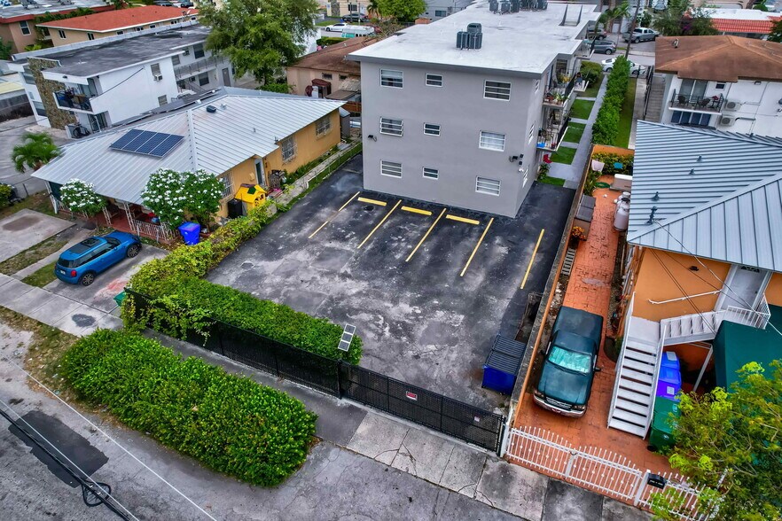 More Photos Of 2014 SW 3rd St, Miami Apartments For Sale