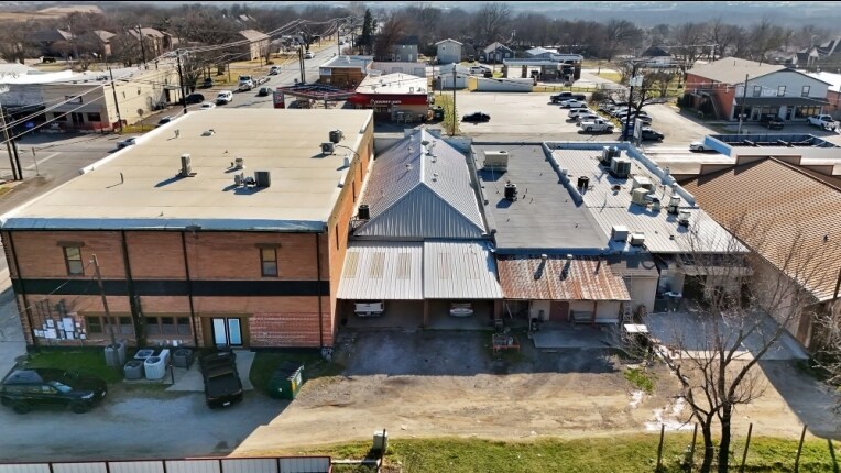 More Photos Of 204 W Mccart St, Krum Storefront Retail Office For Sale