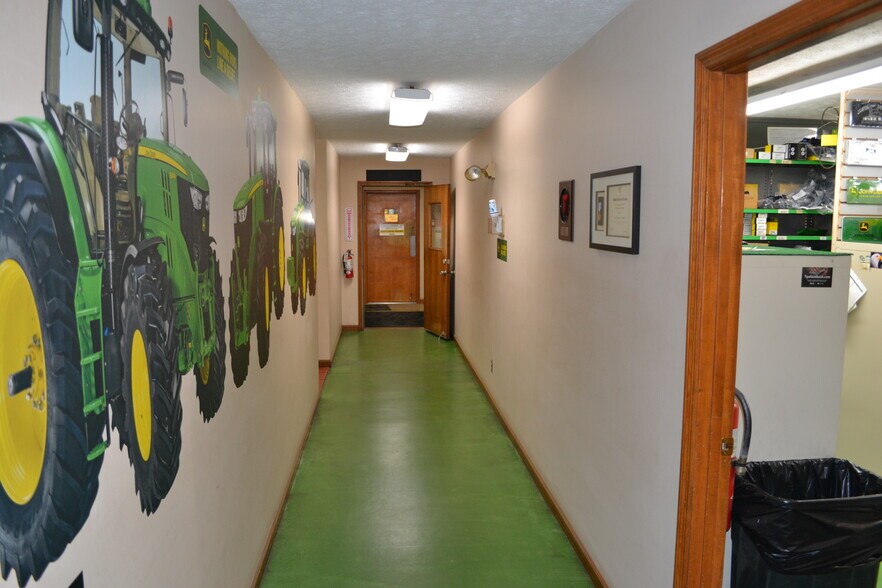 More Photos Of 1111 W 3rd St, Rushville Freestanding For Lease