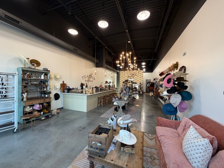 More Photos Of 1043 S Valley Grove Way, Pleasant Grove Storefront For Lease