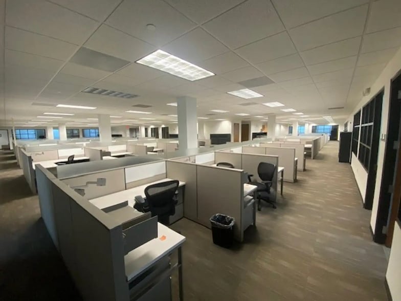 More Photos Of 235 Highlandia Dr, Baton Rouge Office For Lease