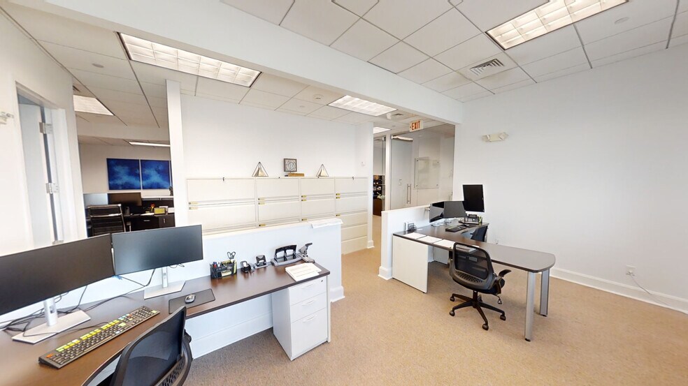 More Photos Of 175 SW 7th St, Miami Medical For Lease