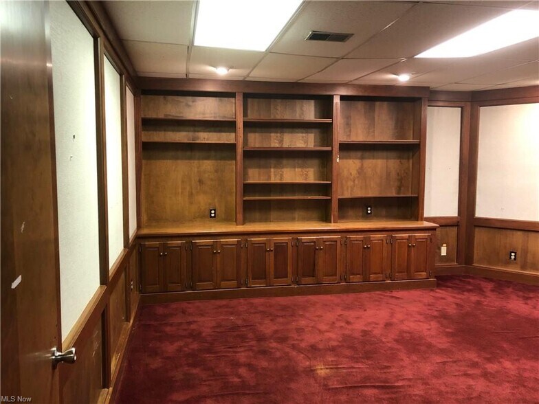 More Photos Of 422 Market St, Parkersburg Office For Sale