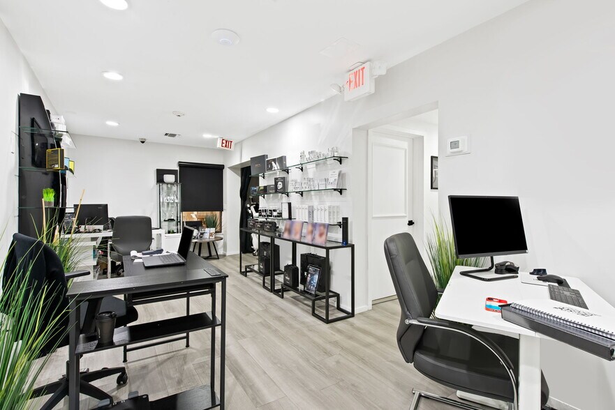 More Photos Of 825-875 Meadows Rd, Boca Raton Medical For Lease