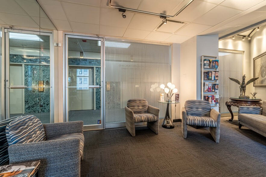More Photos Of 50 E Washington St, Chicago Office For Sale