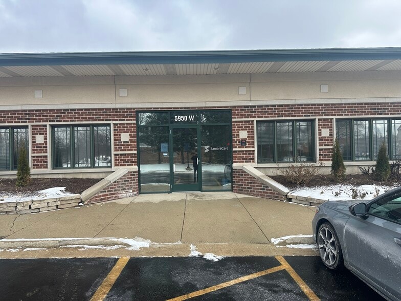 Primary Photo Of 5950 Lincoln Ave, Lisle Medical For Lease