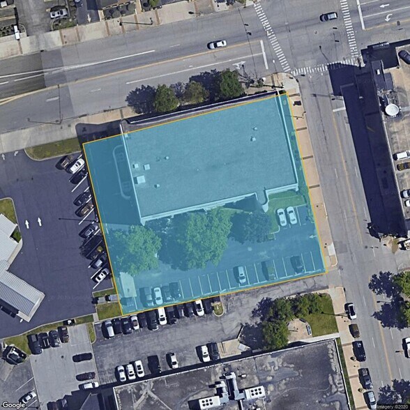 More Photos Of 611 3rd Ave, Huntington Office For Sale