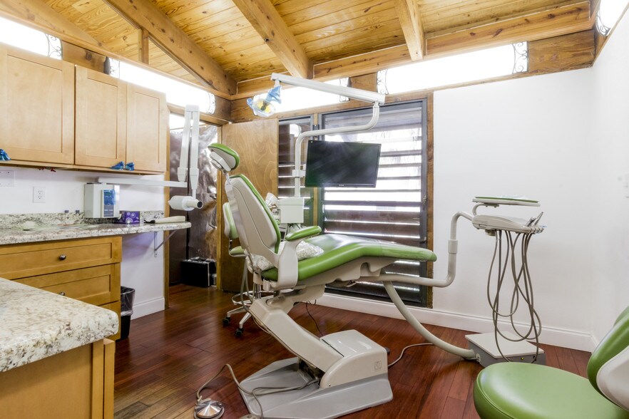 More Photos Of 8200 W Sunrise Blvd, Plantation Office For Sale