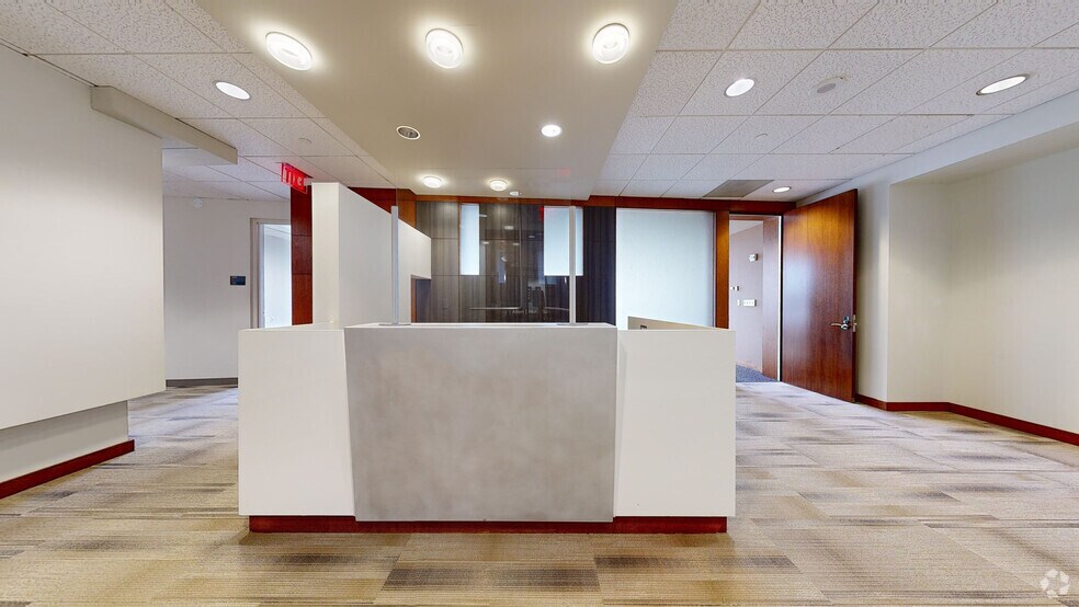 More Photos Of 1299 Farnam St, Omaha Office For Lease