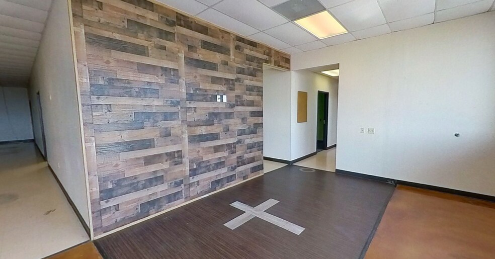 More Photos Of 118 Trademark Dr, Buda Unknown For Lease