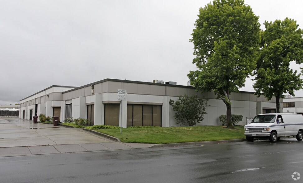 Primary Photo Of 23762 Foley St, Hayward Light Manufacturing For Lease