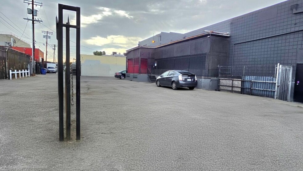 More Photos Of 929 E 14th St, Los Angeles Warehouse For Lease