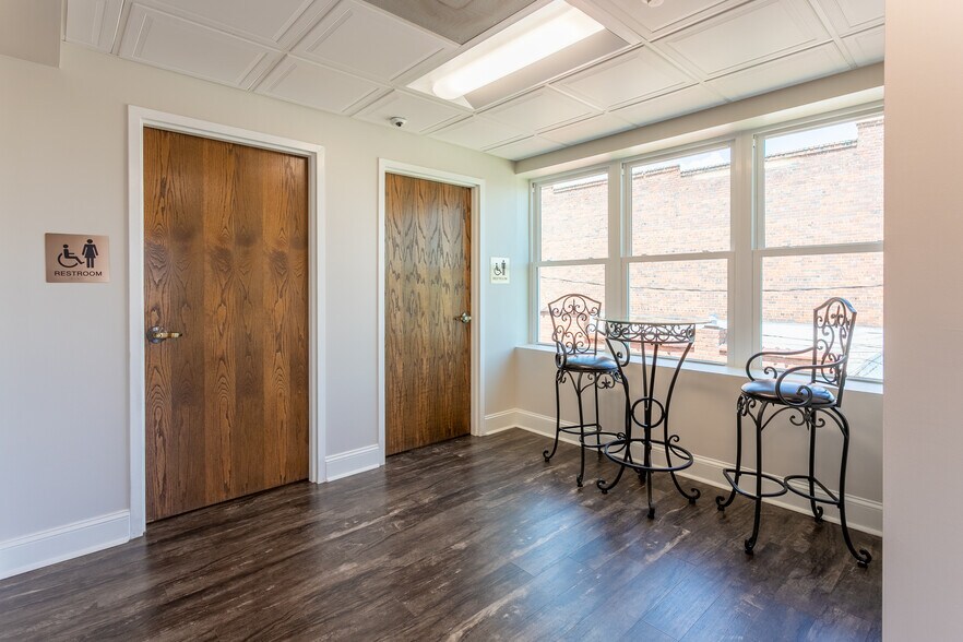 More Photos Of 105 E Center St, Mebane Office For Lease