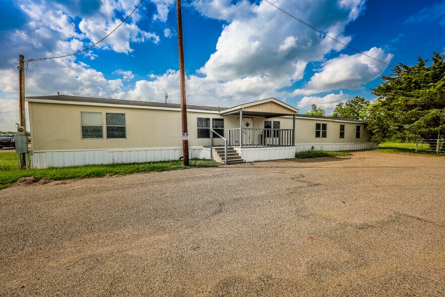 More Photos Of 2617 US Highway 79 N, Carthage Industrial For Sale