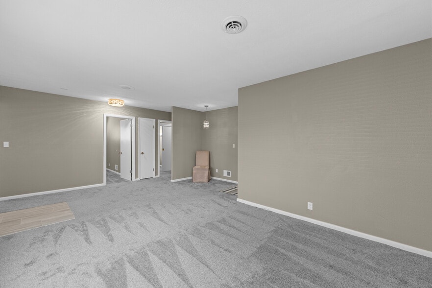 More Photos Of 2951 N 70th St, Lincoln Office For Sale