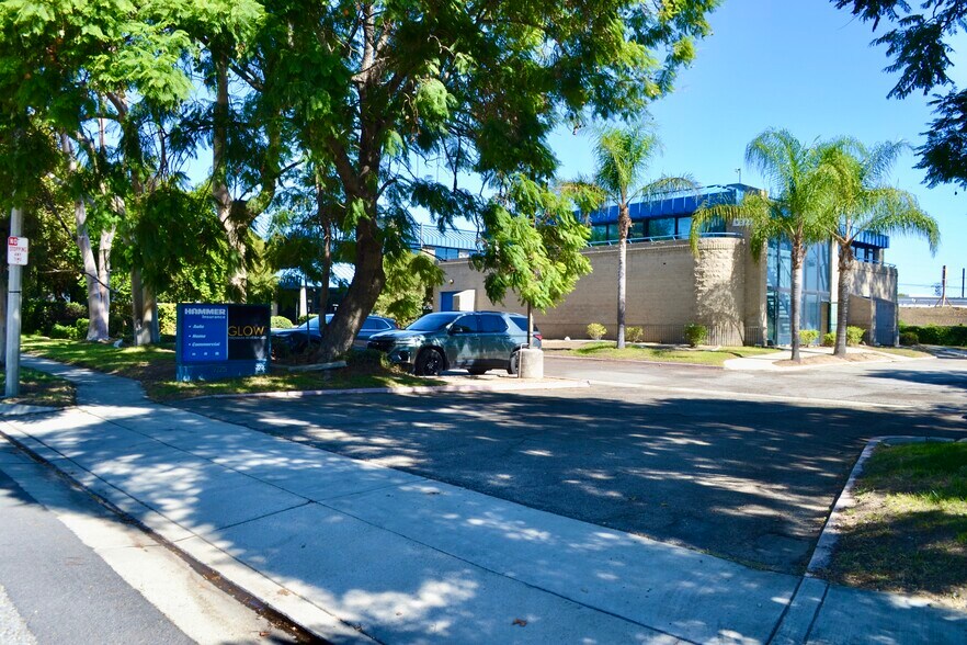 More Photos Of 9233 Charles Smith Ave, Rancho Cucamonga Flex For Lease