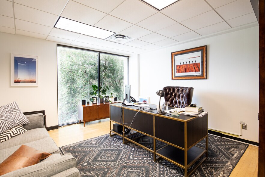 More Photos Of 3200 Steck Ave, Austin Office For Sale