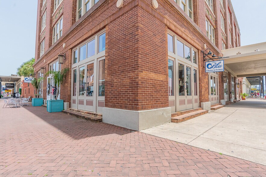 More Photos Of 202 25th St, Galveston Restaurant For Sale