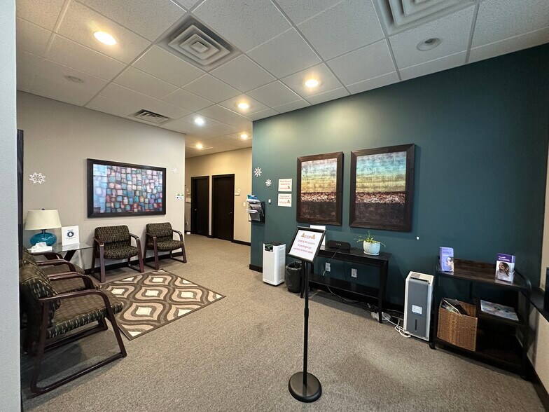 More Photos Of 673 Westbury Dr, Iowa City Storefront Retail Office For Sale
