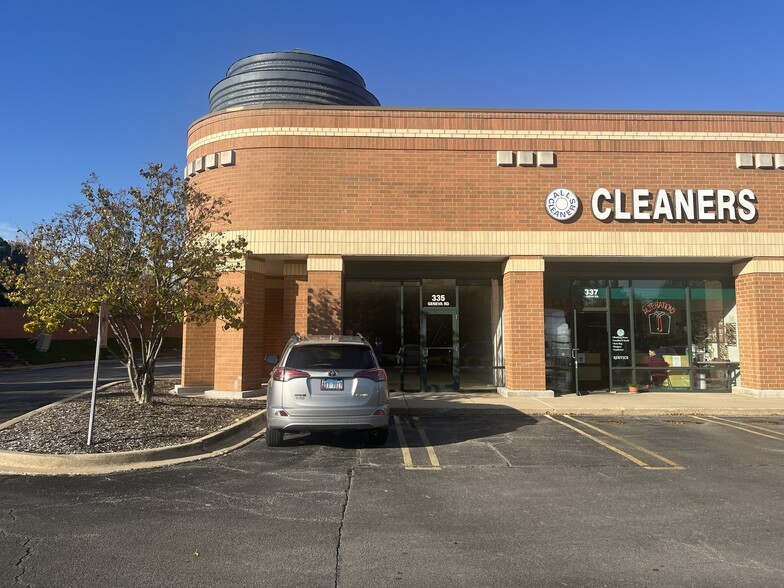 More Photos Of 335-411 E Geneva Rd, Carol Stream Unknown For Lease