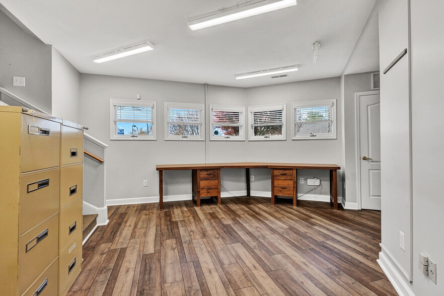 More Photos Of 5034 Williamson Rd NW, Roanoke Office For Lease