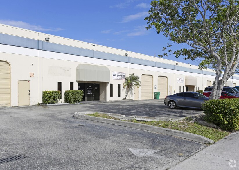 More Photos Of 1803-1897 NE 146th St, Miami Light Distribution For Lease