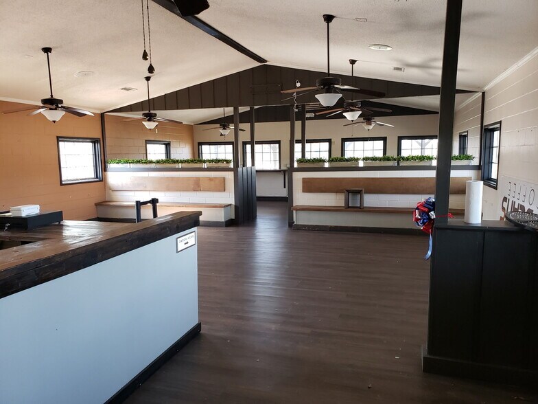 More Photos Of 102 S Armed Forces Blvd, Warner Robins Restaurant For Sale