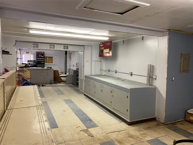 More Photos Of 2099 Highway 532, Dubberly Service Station For Sale