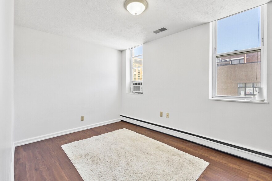 More Photos Of 458 High St, Morgantown Apartments For Sale