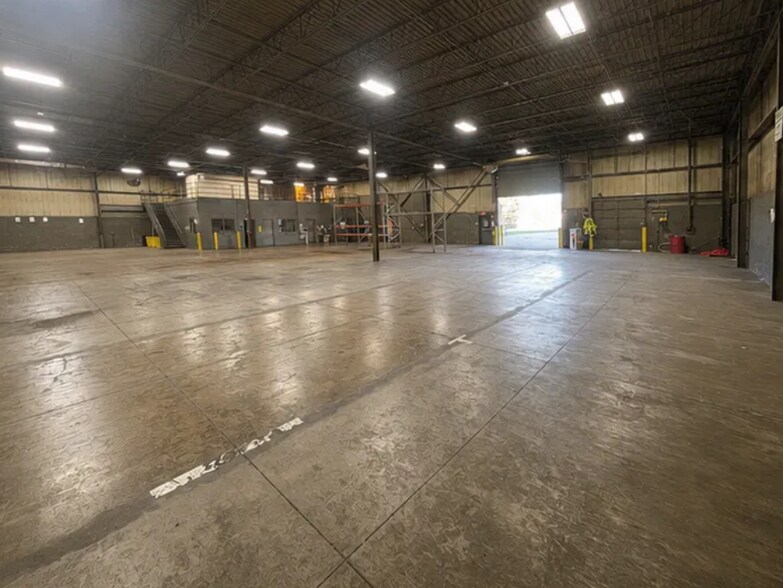 More Photos Of 244 Rex Blvd, Auburn Hills Warehouse For Sale