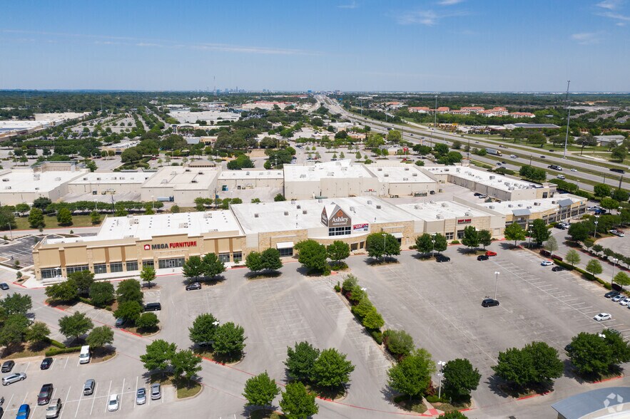 More Photos Of 9900 S Interstate 35, Austin Freestanding For Lease