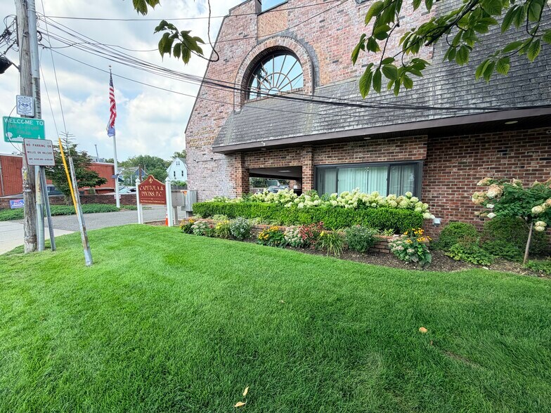 More Photos Of 2 Hillside Ave, Williston Park Medical For Lease