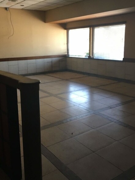 More Photos Of 5151 Avenue H, Rosenberg Restaurant For Sale